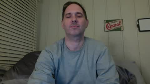 Snapshot of banksysmash chatting on December 10, 1:00 am Jay online show from December 10, 1:00 am
