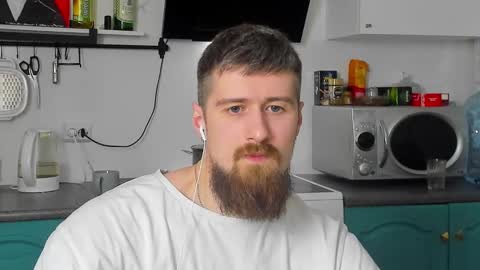 Zeus online show from March 1, 8:42 pm