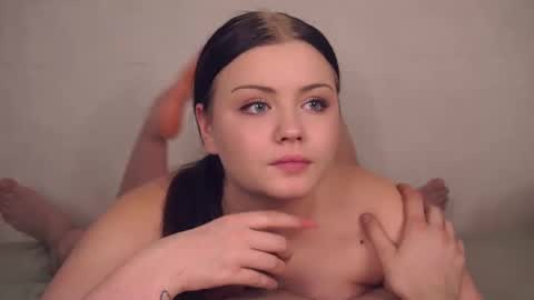 Snapshot of beatris_mils chatting on February 4, 9:20 pm Beatrice online show from February 4, 9:20 pm