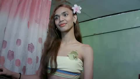 Snapshot of beautyhotasia123 chatting on February 26, 7:42 pm beautyhotasia123 online show from February 26, 7:42 pm