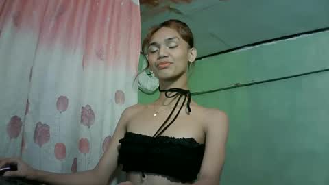 Snapshot of beautyhotasia123 chatting on March 11, 7:36 pm beautyhotasia123 online show from March 11, 7:36 pm