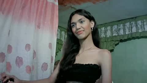 Snapshot of beautyhotasia123 chatting on January 1, 5:00 pm beautyhotasia123 online show from January 1, 5:00 pm