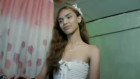 Snapshot of beautyhotasia123 chatting on March 5, 6:56 pm beautyhotasia123 online show from March 5, 6:56 pm