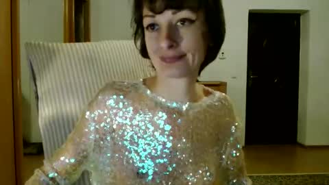 Raluca online show from January 17, 6:33 pm