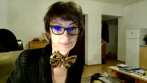 Raluca online show from December 18, 7:19 pm