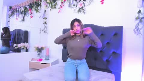 beccamilanni online show from February 18, 1:44 pm
