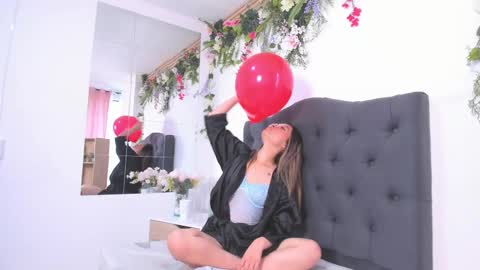 beccamilanni online show from February 18, 4:47 pm