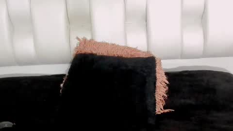 Snapshot of beckyrusso2 chatting on February 28, 6:52 pm B E C K Y online show from February 28, 6:52 pm