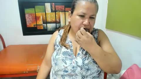 beckyummys online show from February 23, 12:59 pm