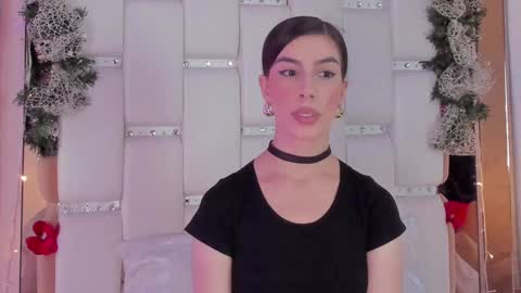Snapshot of belindareyes chatting on December 4, 1:41 am Bel online show from December 4, 1:41 am