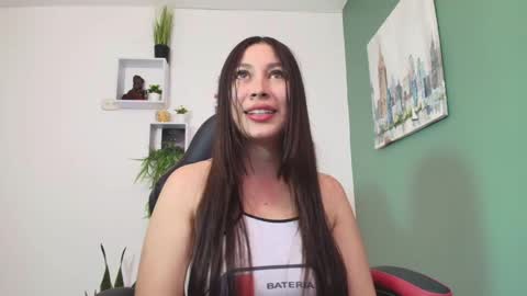 Snapshot of bella_99x chatting on January 22, 2:35 pm Bel 3 online show from January 22, 2:35 pm