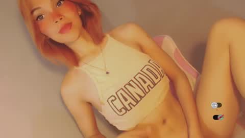 Snapshot of bella_tara chatting on December 13, 10:45 pm Bella online show from December 13, 10:45 pm