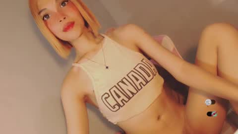 Snapshot of bella_tara chatting on December 18, 10:13 pm Bella online show from December 18, 10:13 pm