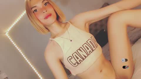 Snapshot of bella_tara chatting on January 5, 4:25 am Bella online show from January 5, 4:25 am