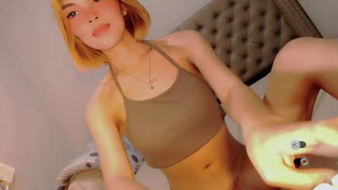 Snapshot of bella_tara chatting on February 7, 7:40 am Bella online show from February 7, 7:40 am