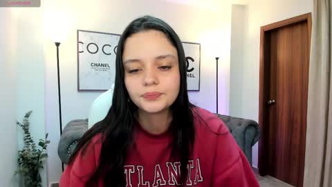 Snapshot of bellaa_hadid_ chatting on March 5, 11:06 am Bella Hadid online show from March 5, 11:06 am