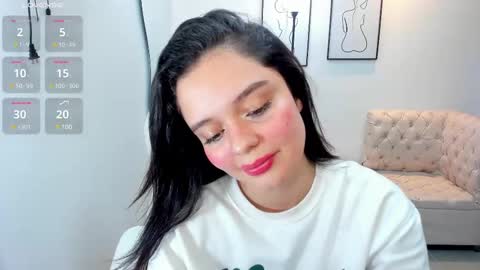Snapshot of bellaa_hadid_ chatting on February 11, 5:40 pm Bella Hadid online show from February 11, 5:40 pm