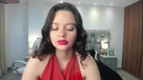 Snapshot of bellaa_hadid_ chatting on February 7, 11:34 am Bella Hadid online show from February 7, 11:34 am
