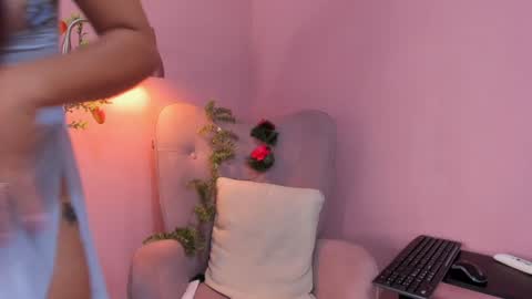 belladuboiss_ online show from February 6, 12:59 pm