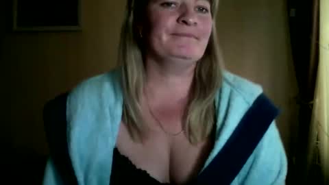bellalove335 online show from December 2, 12:13 pm