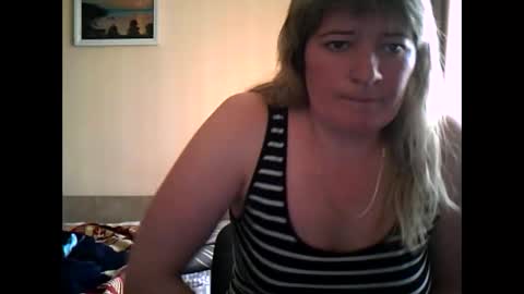 bellalove335 online show from February 3, 8:02 am