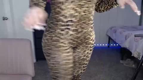 Snapshot of bellamonroee chatting on February 11, 4:55 am Bella Monroe online show from February 11, 4:55 am