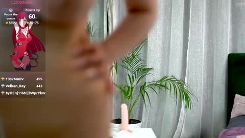 Snapshot of belleskye chatting on February 12, 11:29 am Belle online show from February 12, 11:29 am