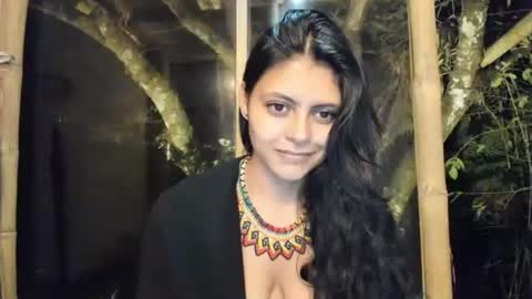 Snapshot of bellezacosmica chatting on December 14, 1:27 am bellezacosmica online show from December 14, 1:27 am