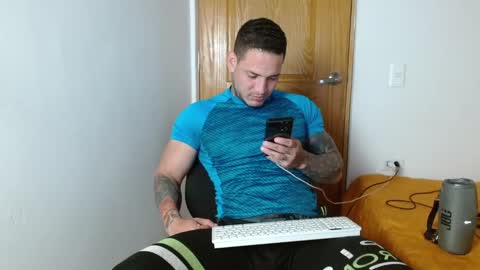 benjamin_isaac online show from March 9, 12:42 am