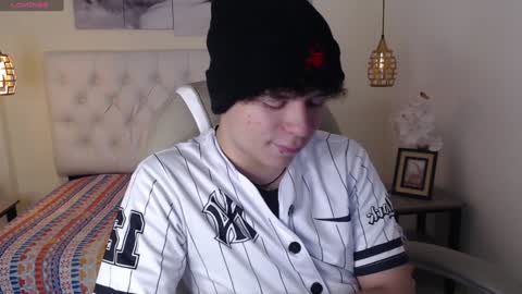 Snapshot of benjamintwink1 chatting on January 25, 7:49 pm BENJAMIN online show from January 25, 7:49 pm