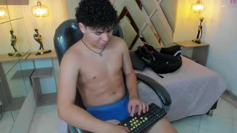 Snapshot of benjamintwink1 chatting on September 11, 9:05 pm BENJAMIN online show from September 11, 9:05 pm