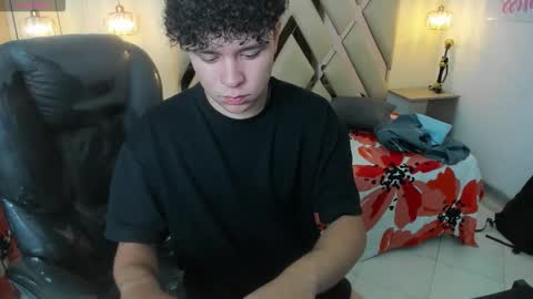 Snapshot of benjamintwink1 chatting on September 18, 8:24 pm BENJAMIN online show from September 18, 8:24 pm