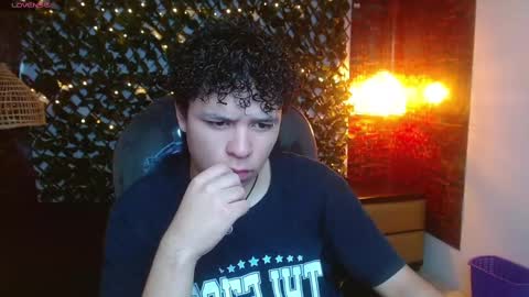 Snapshot of benjamintwink1 chatting on February 17, 8:06 pm BENJAMIN online show from February 17, 8:06 pm