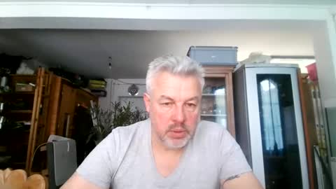 Snapshot of berg_boy chatting on February 5, 11:44 am Martin online show from February 5, 11:44 am