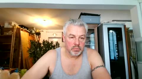 Snapshot of berg_boy chatting on December 2, 12:02 pm Martin online show from December 2, 12:02 pm