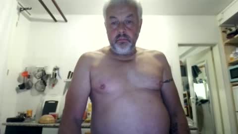 Snapshot of berg_boy chatting on September 12, 3:30 am Martin online show from September 12, 3:30 am