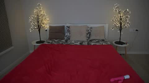 Snapshot of berrydiva chatting on September 14, 8:43 pm Violette online show from September 14, 8:43 pm
