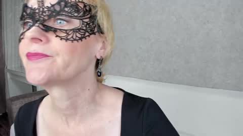Snapshot of best__angelica chatting on February 24, 1:10 pm best__angelica online show from February 24, 1:10 pm