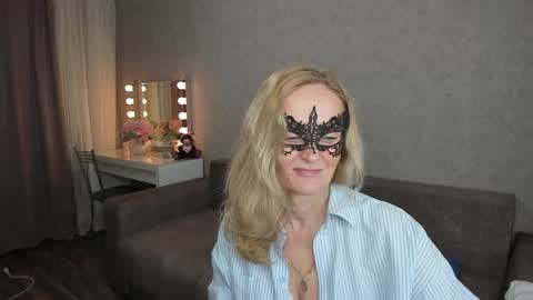 Snapshot of best__angelica chatting on March 9, 2:43 pm best__angelica online show from March 9, 2:43 pm