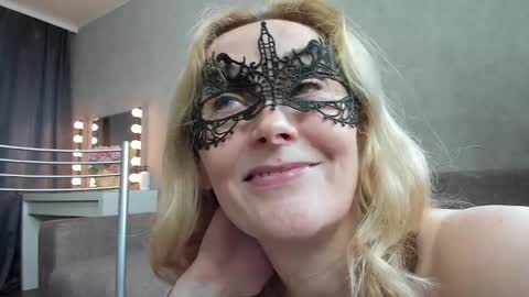 Snapshot of best__angelica chatting on February 6, 5:30 pm best__angelica online show from February 6, 5:30 pm