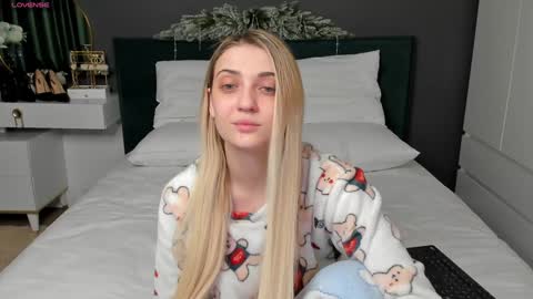 Amelia Ami Free Lovense control in pvt online show from December 19, 10:42 pm