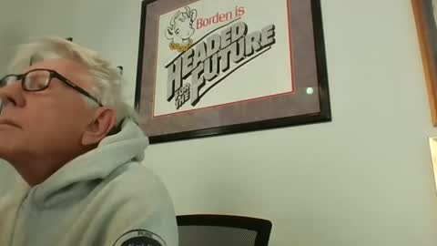 bestshot1951 online show from December 6, 1:38 pm