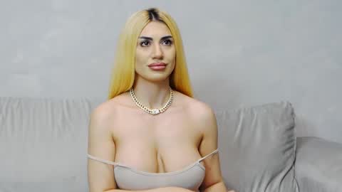 bethierusse online show from January 21, 12:04 am