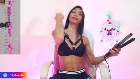 Nicolle Aviles online show from December 26, 3:53 pm