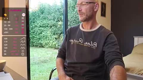 Snapshot of bi_french69 chatting on September 17, 7:45 am My name is David and if you like public exhibitions you wont be disappointed with me LoL - My favorite vibes is 44 online show from September 17, 7:45 am