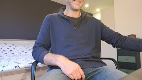 Snapshot of bi_french69 chatting on January 3, 3:55 pm My name is David and if you like public exhibitions you wont be disappointed with me LoL - My favorite vibes is 44 online show from January 3, 3:55 pm