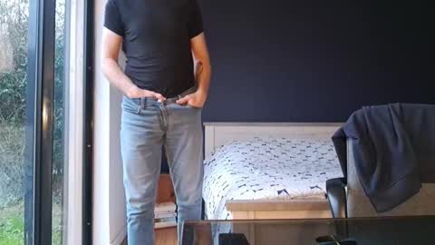 Snapshot of bi_french69 chatting on January 1, 2:52 pm My name is David and if you like public exhibitions you wont be disappointed with me LoL - My favorite vibes is 44 online show from January 1, 2:52 pm