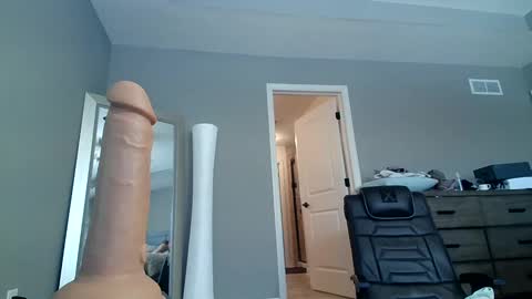 Snapshot of bi_sexualmilf chatting on December 12, 4:10 pm Bi sexualmilf Fansly online show from December 12, 4:10 pm