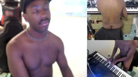 Snapshot of bicepsandfrot chatting on March 10, 12:38 pm BicepsandFrot online show from March 10, 12:38 pm