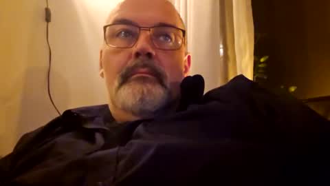 Snapshot of bigbibear88 chatting on February 15, 11:03 pm bigbibear88 online show from February 15, 11:03 pm